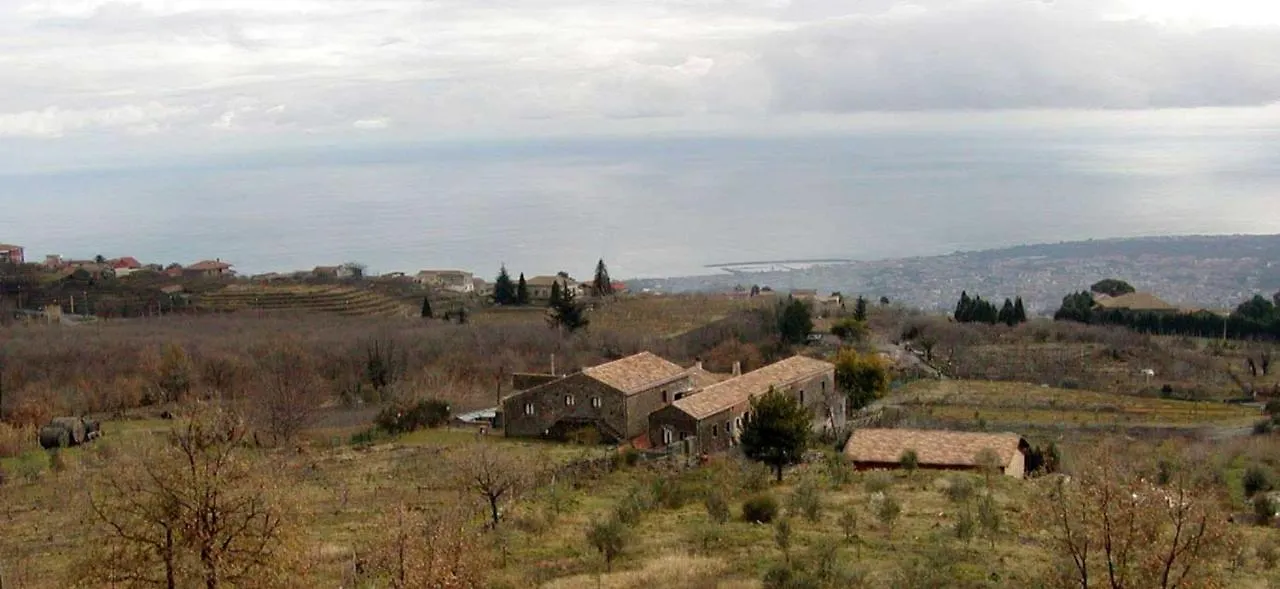 Case Perrotta SantʼAlfio 0*,